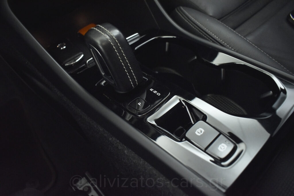 Volvo XC40 -  T5 Recharge 262hp Leather Navi R19