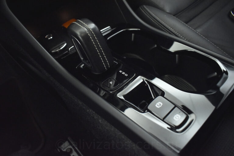 Volvo XC40 -  T5 Recharge 262hp Leather Navi R19