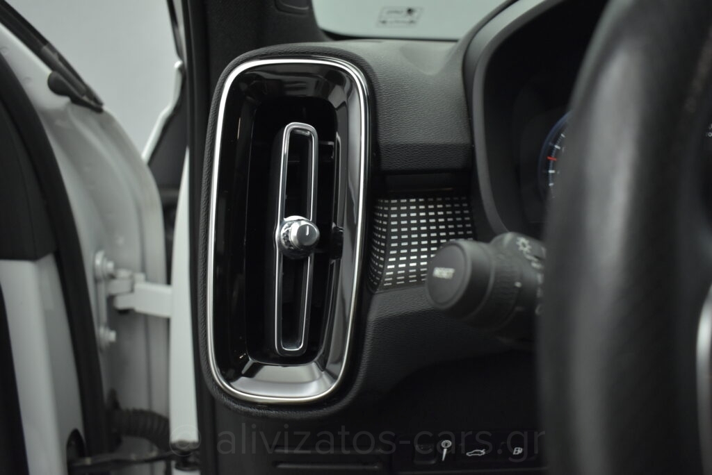 Volvo XC40 -  T5 Recharge 262hp Leather Navi R19