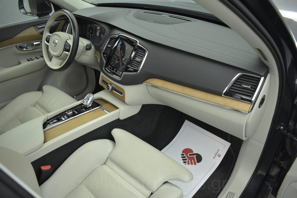 Volvo XC90 - B5 Hybrid AWD Inscription 7 seats Panorama