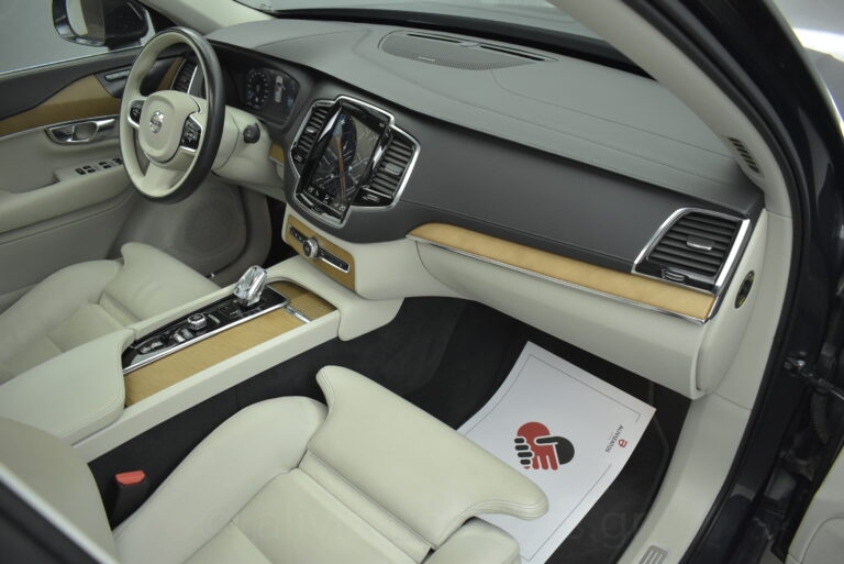 Volvo XC90 - B5 Hybrid AWD Inscription 7 seats Panorama