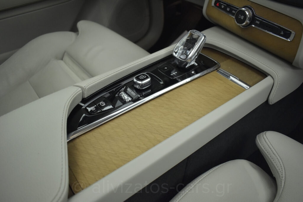 Volvo XC90 - B5 Hybrid AWD Inscription 7 seats Panorama