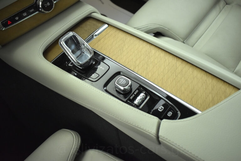 Volvo XC90 - B5 Hybrid AWD Inscription 7 seats Panorama