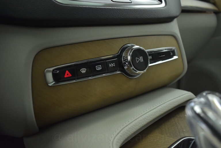 Volvo XC90 - B5 Hybrid AWD Inscription 7 seats Panorama