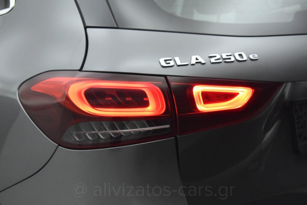 Mercedes-Benz GLA 250 - 1.3 e Plug-in 8G-DCT Style Navi 10''