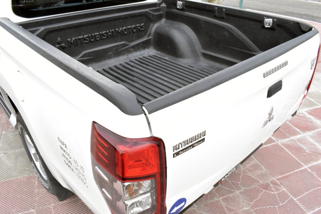 Mitsubishi L200 -  2.3 Double Cab INVITE 4x4