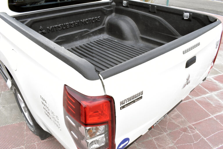 Mitsubishi L200 -  2.3 Double Cab INVITE 4x4