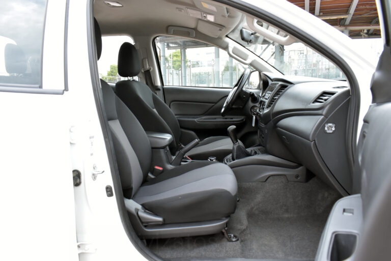 Mitsubishi L200 -  2.3 Double Cab INVITE 4x4