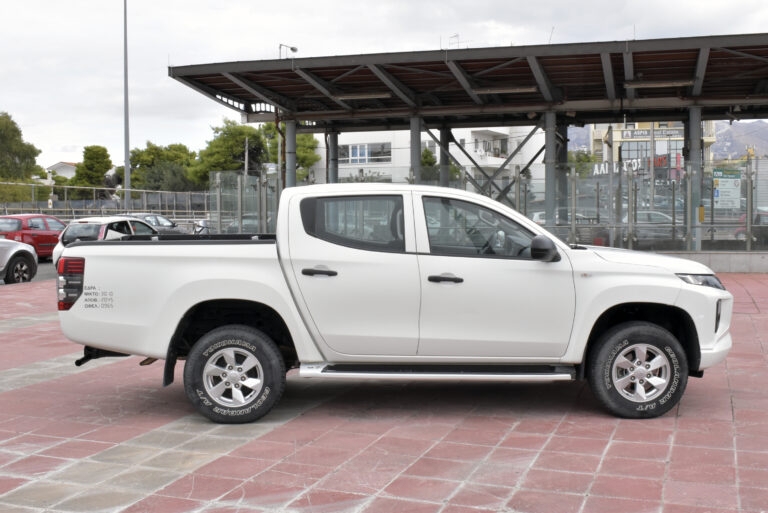 Mitsubishi L200 -  2.3 Double Cab INVITE 4x4