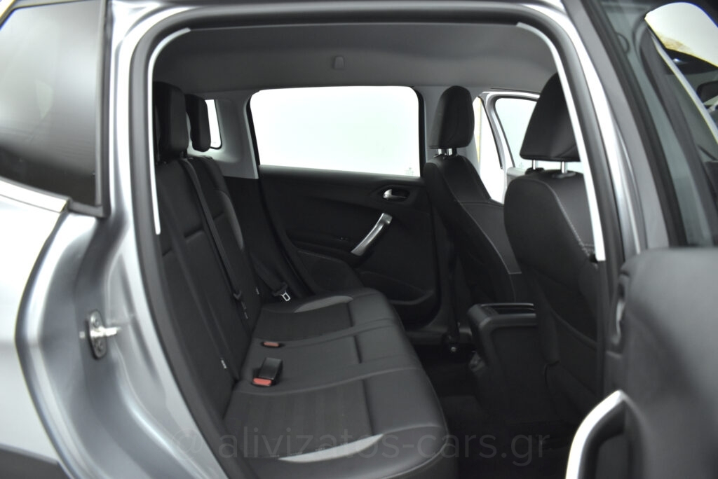 Peugeot 2008 - 1.2 PureTech S&S Allure 110hp Navigation