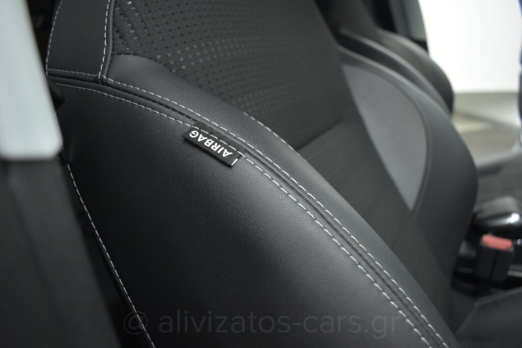 Peugeot 2008 - 1.2 PureTech S&S Allure 110hp Navigation