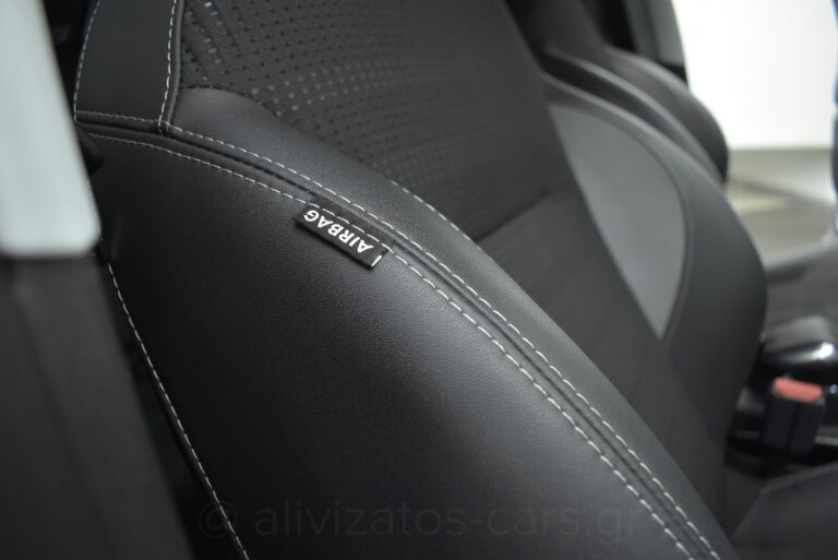 Peugeot 2008 - 1.2 PureTech S&S Allure 110hp Navigation