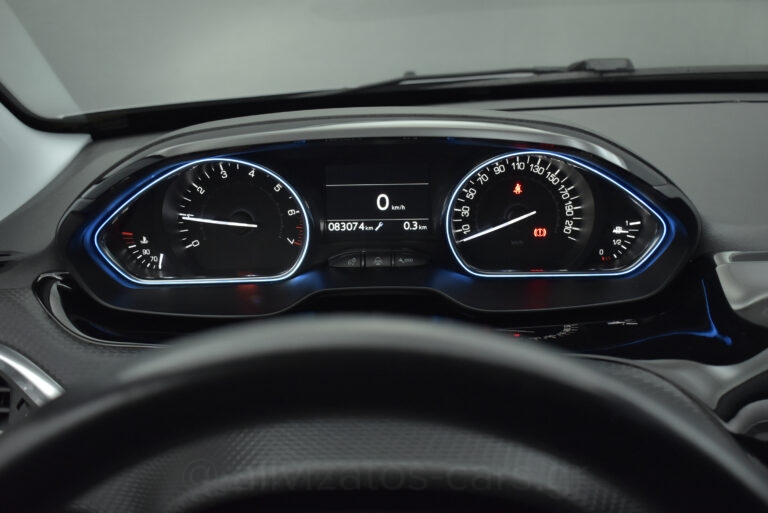 Peugeot 2008 - 1.2 PureTech S&S Allure 110hp Navigation