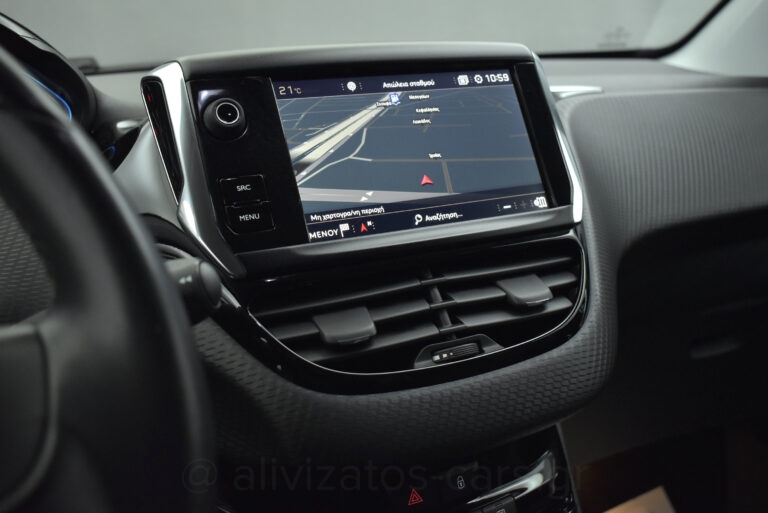 Peugeot 2008 - 1.2 PureTech S&S Allure 110hp Navigation