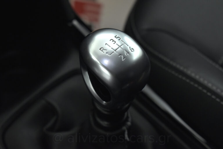 Peugeot 2008 - 1.2 PureTech S&S Allure 110hp Navigation