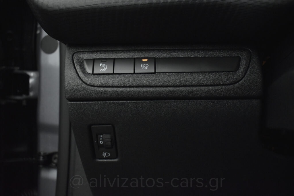 Peugeot 2008 - 1.2 PureTech S&S Allure 110hp Navigation