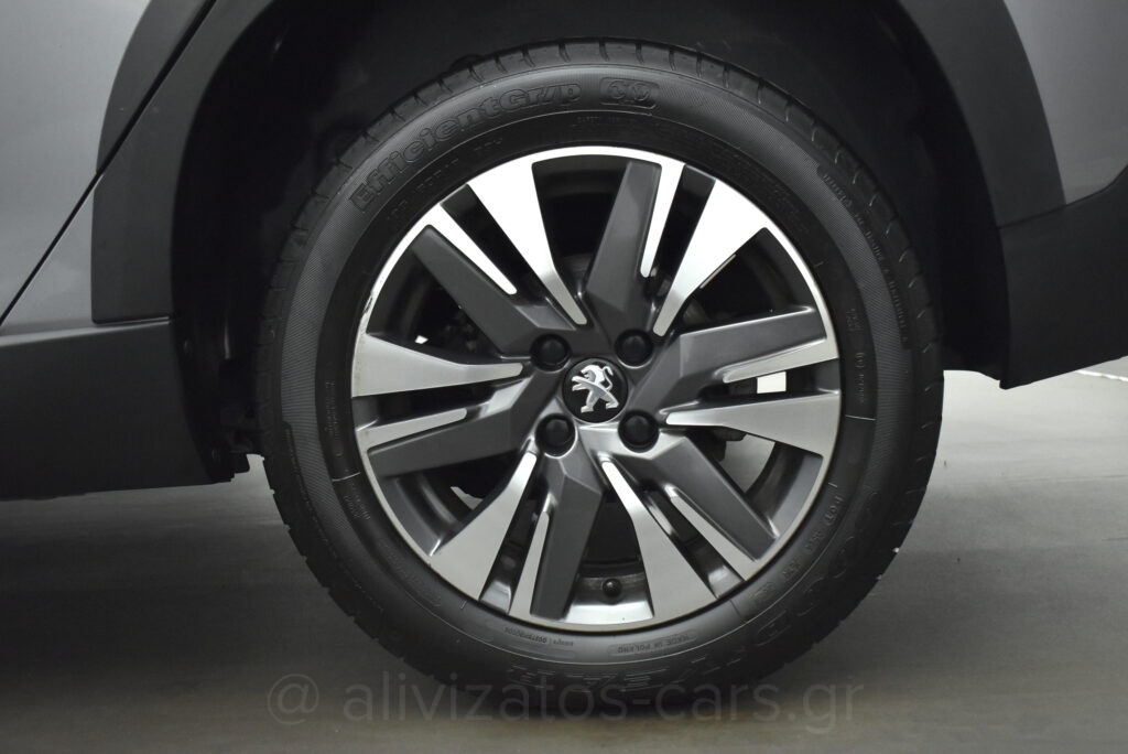 Peugeot 2008 - 1.2 PureTech S&S Allure 110hp Navigation