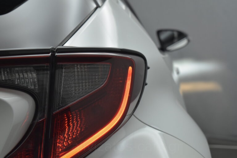 Toyota C-HR - 1.8 HSD e-CTV C-lub Bi-tone Facelift