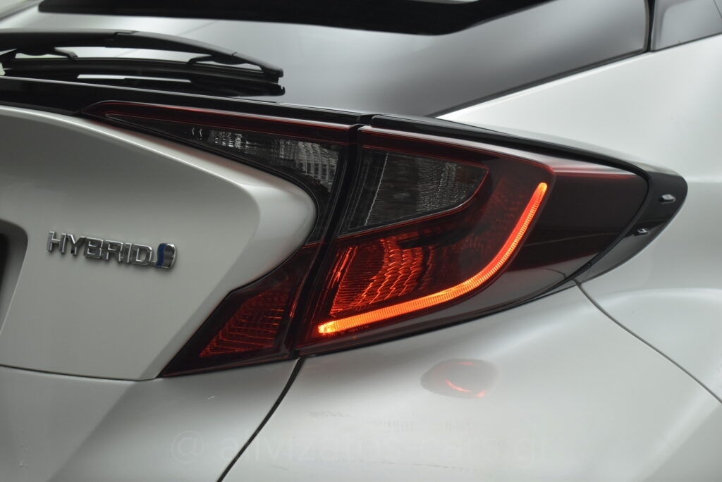 Toyota C-HR - 1.8 HSD e-CTV C-lub Bi-tone Facelift