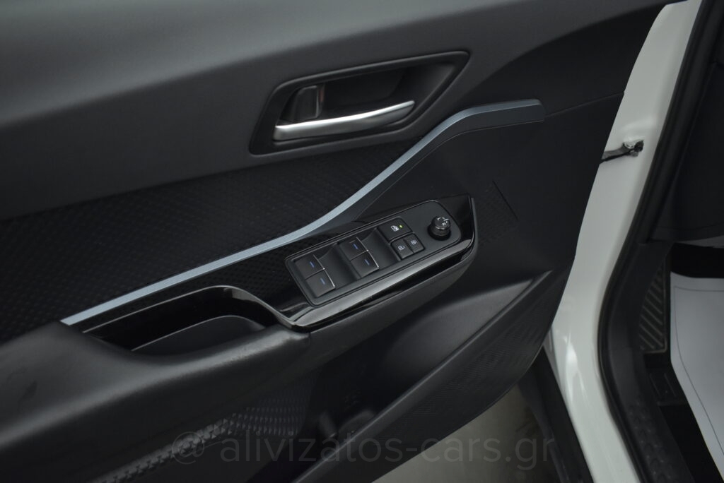 Toyota C-HR - 1.8 HSD e-CTV C-lub Bi-tone Facelift