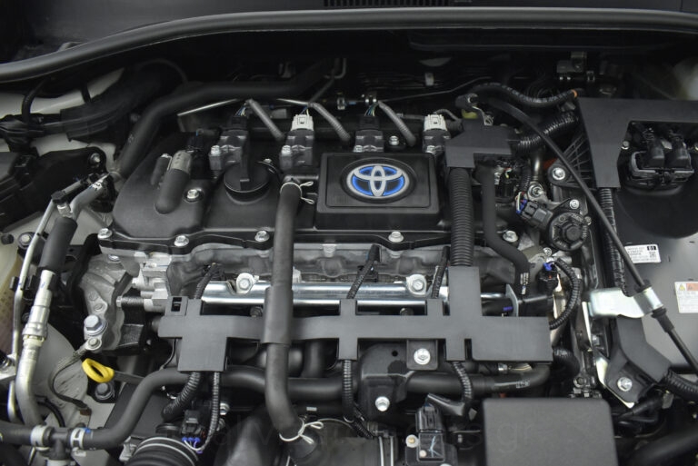 Toyota C-HR - 1.8 HSD e-CTV C-lub Bi-tone Facelift