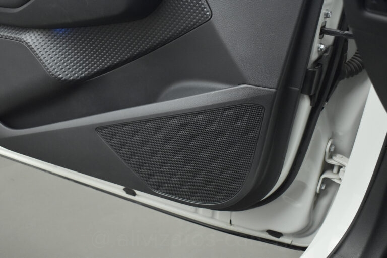 Toyota C-HR - 1.8 HSD e-CTV C-lub Bi-tone Facelift