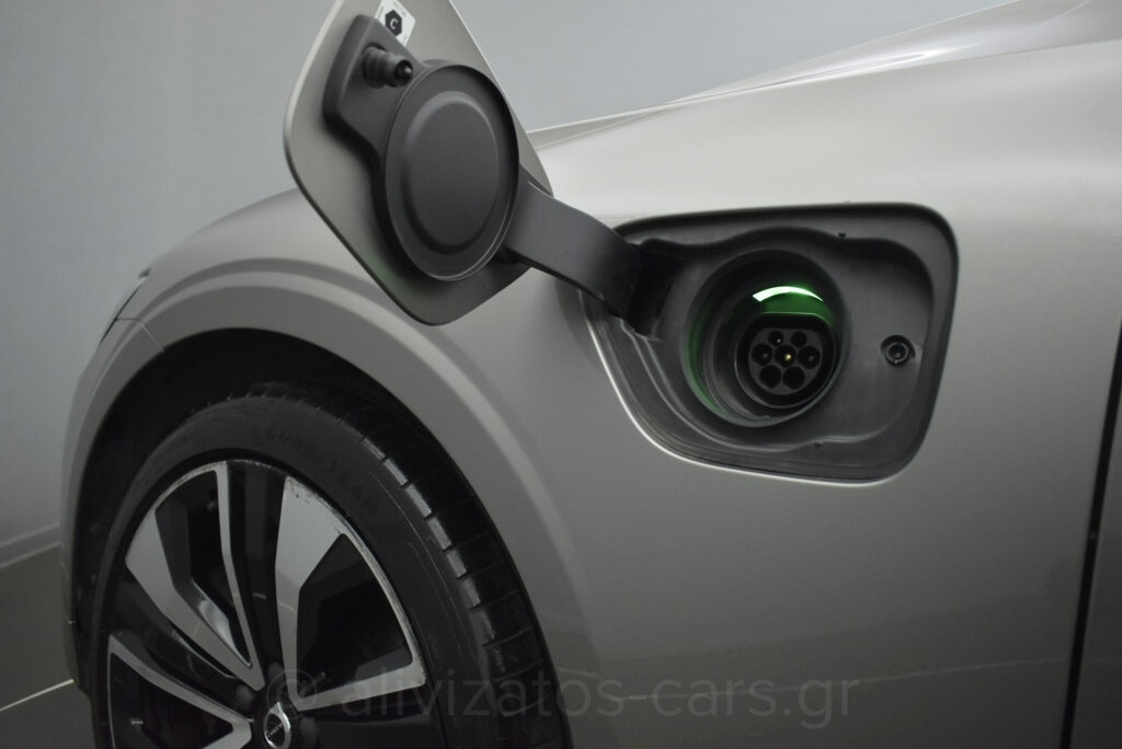 Volvo V60 - 2.0 T6 PHEV INSCRIPTION AWD 340hp