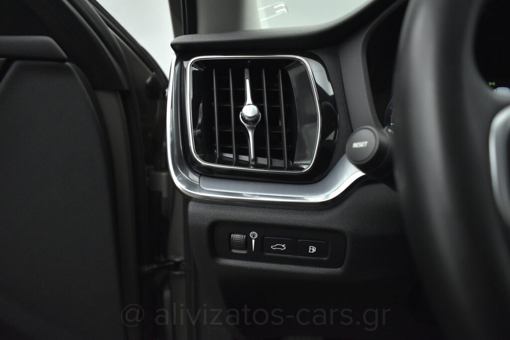 Volvo V60 - 2.0 T6 PHEV INSCRIPTION AWD 340hp