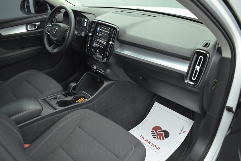 Volvo XC40 -  T5 Recharge Inscription 262hp Navi R18