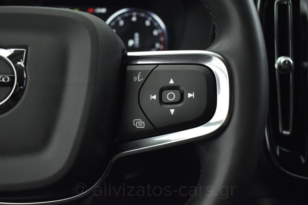Volvo XC40 -  T5 Recharge Inscription 262hp Navi R18