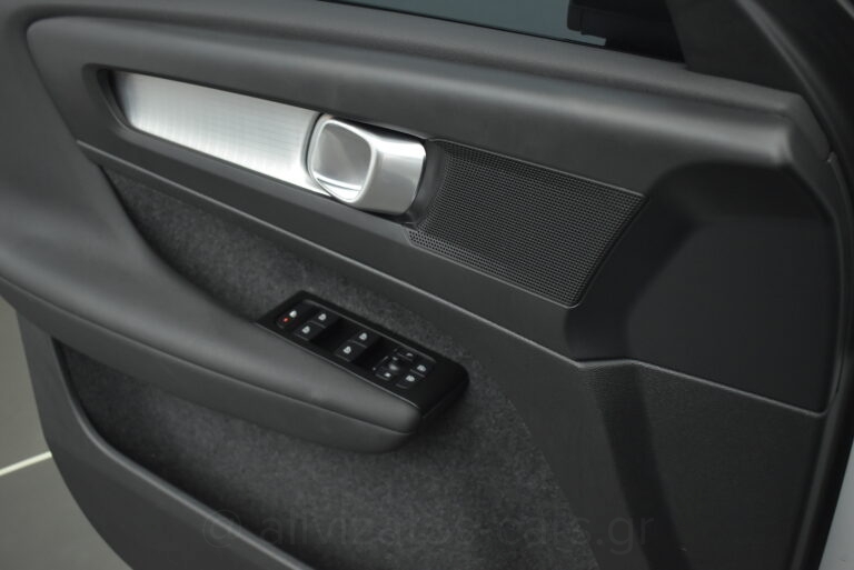 Volvo XC40 -  T5 Recharge Inscription 262hp Navi R18