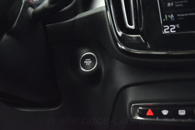 Volvo XC40 -  T5 Recharge Inscription Plug in 262hp Camera & Navi