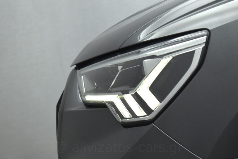 Audi Q3 - 35 TFSI S tronic 150hp S Line Panorama