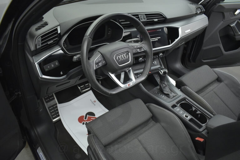 Audi Q3 - 35 TFSI S tronic 150hp S Line Panorama