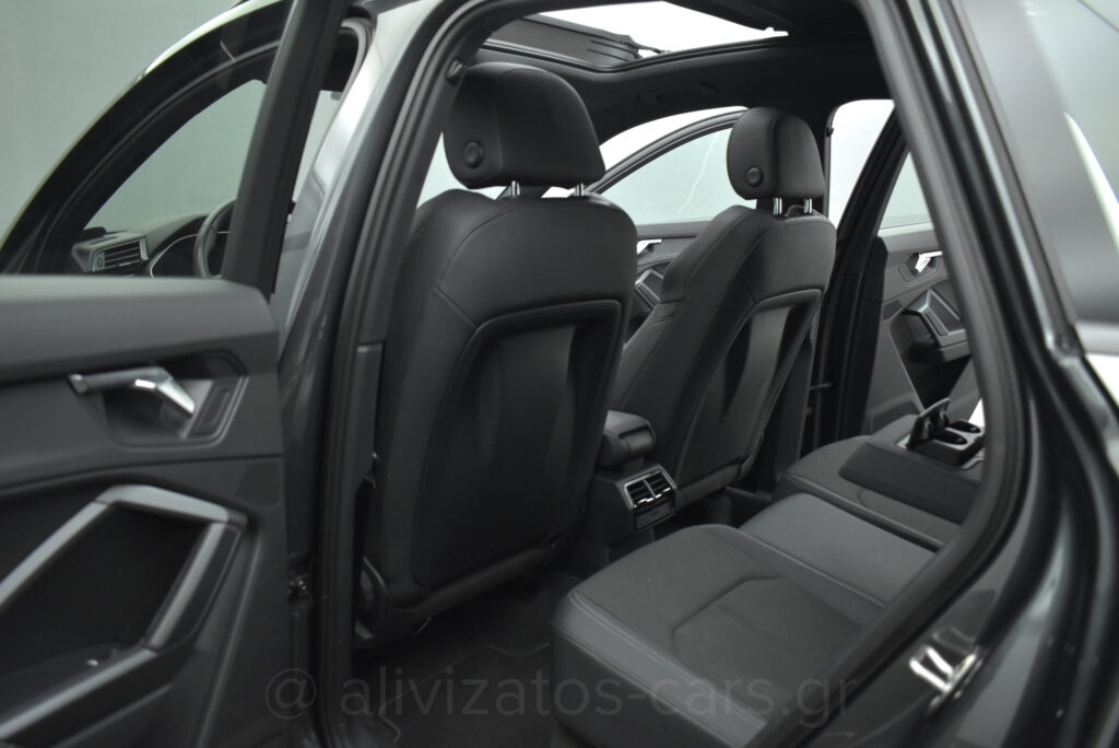 Audi Q3 - 35 TFSI S tronic 150hp S Line Panorama