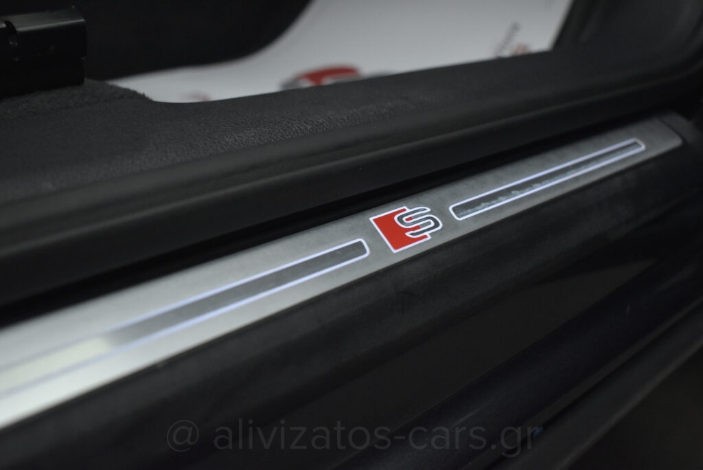 Audi Q3 - 35 TFSI S tronic 150hp S Line Panorama