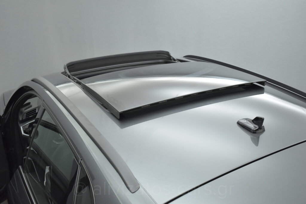 Audi Q3 - 35 TFSI S tronic 150hp S Line Panorama