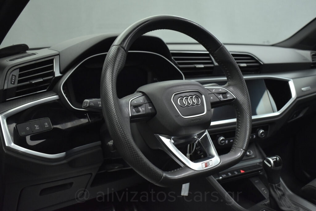 Audi Q3 - 35 TFSI S tronic 150hp S Line Panorama