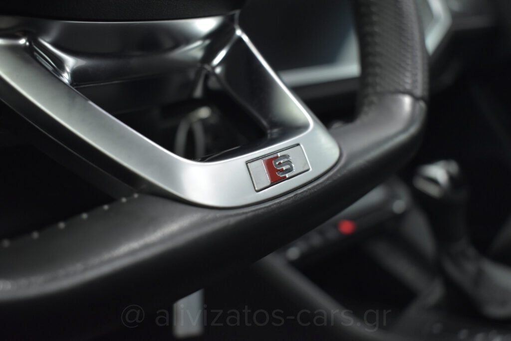 Audi Q3 - 35 TFSI S tronic 150hp S Line Panorama