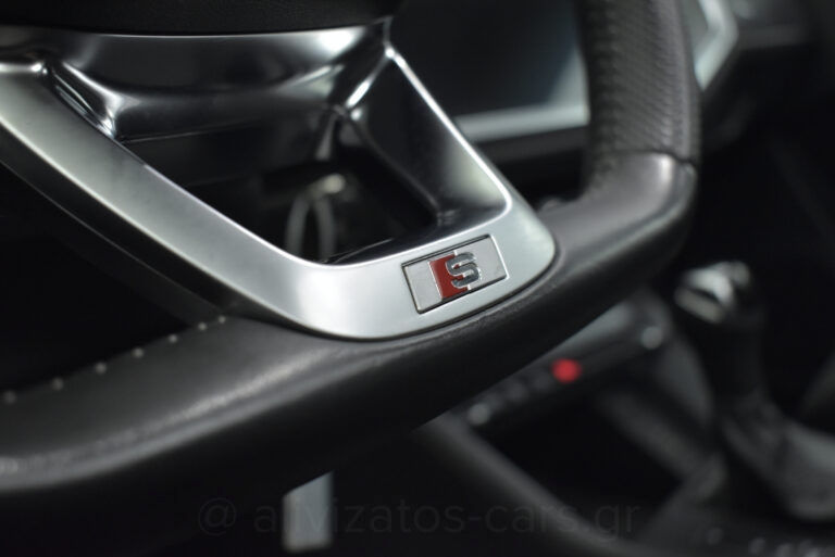 Audi Q3 - 35 TFSI S tronic 150hp S Line Panorama