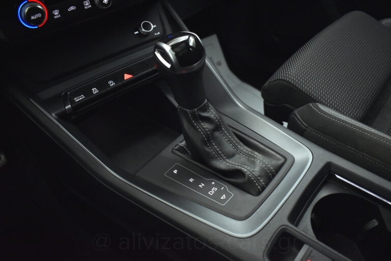 Audi Q3 - 35 TFSI S tronic 150hp S Line Panorama