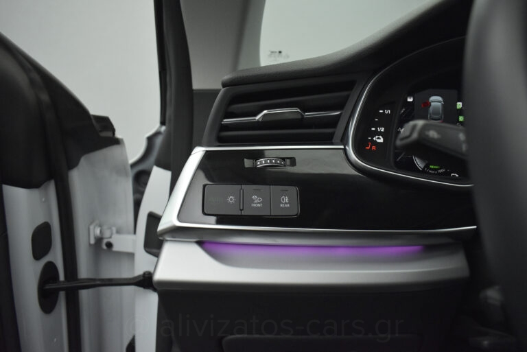 Audi Q8 - 55 TFSIe Quattro Tiptronic Plug-in Hybrid Black Look Packet