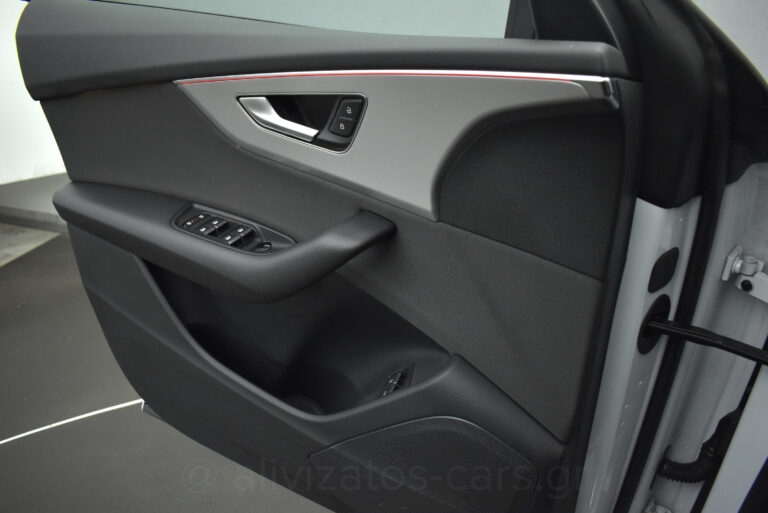 Audi Q8 - 55 TFSIe Quattro Tiptronic Plug-in Hybrid Black Look Packet