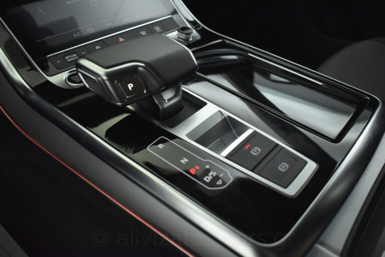 Audi Q8 - 55 TFSIe Quattro Tiptronic Plug-in Hybrid Black Look Packet