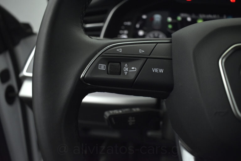 Audi Q8 - 55 TFSIe Quattro Tiptronic Plug-in Hybrid Black Look Packet