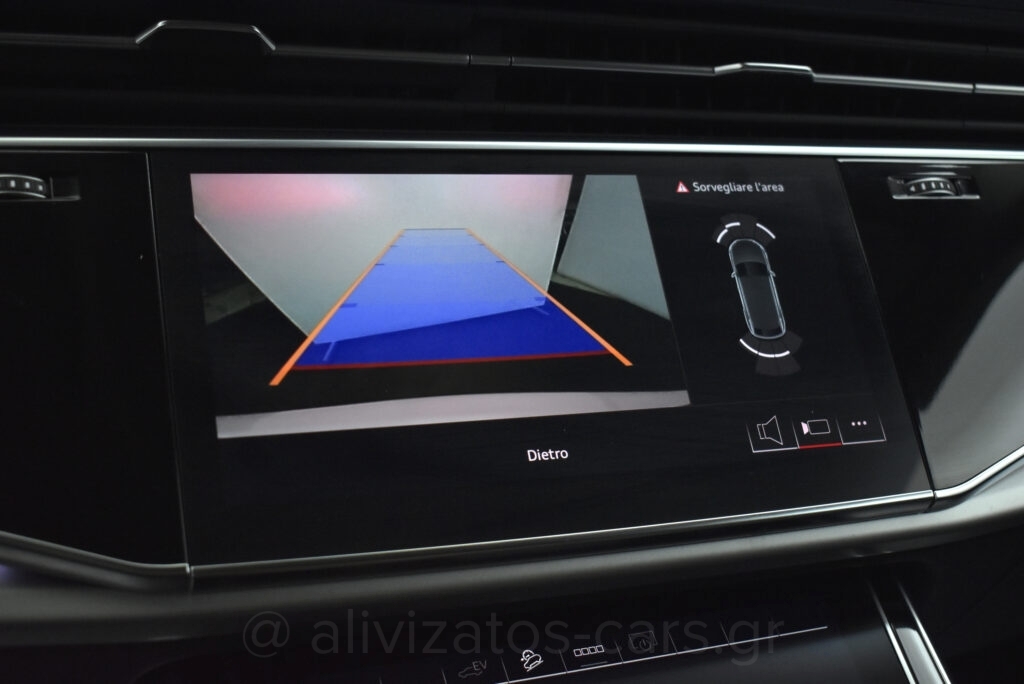 Audi Q8 - 55 TFSIe Quattro Tiptronic Plug-in Hybrid Black Look Packet