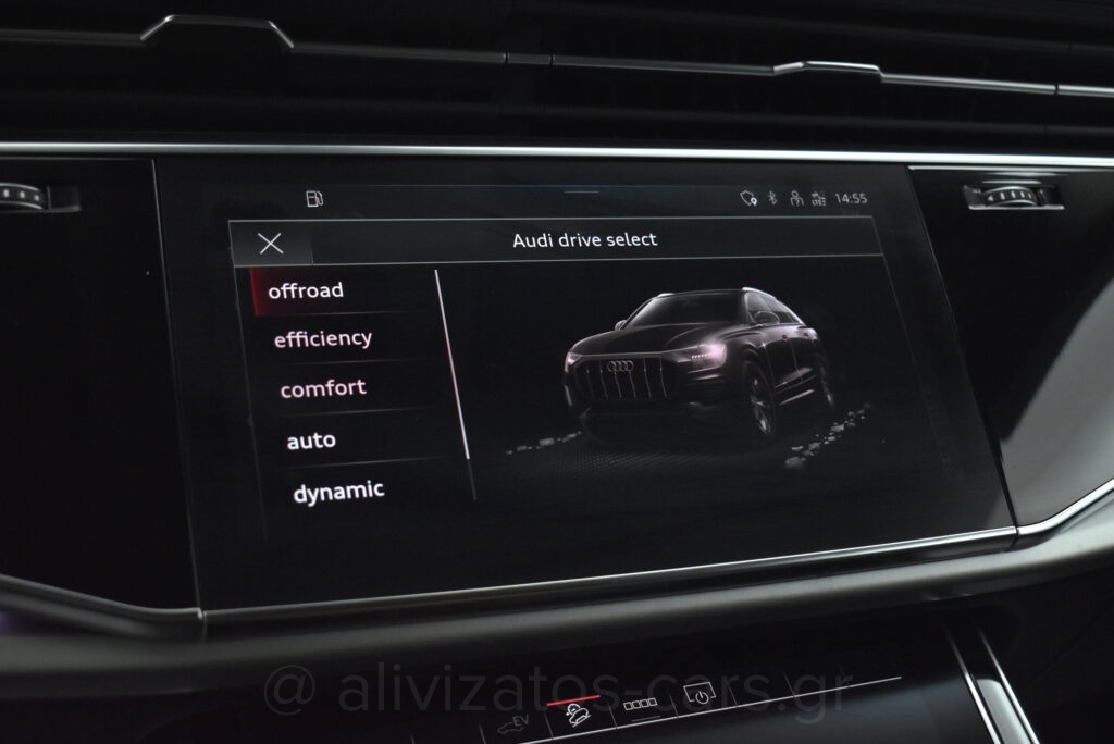 Audi Q8 - 55 TFSIe Quattro Tiptronic Plug-in Hybrid Black Look Packet