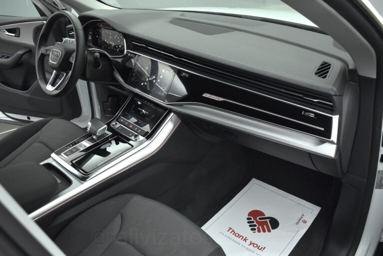 Audi Q8 - 55 TFSIe Quattro Tiptronic Plug-in Hybrid Black Look Packet