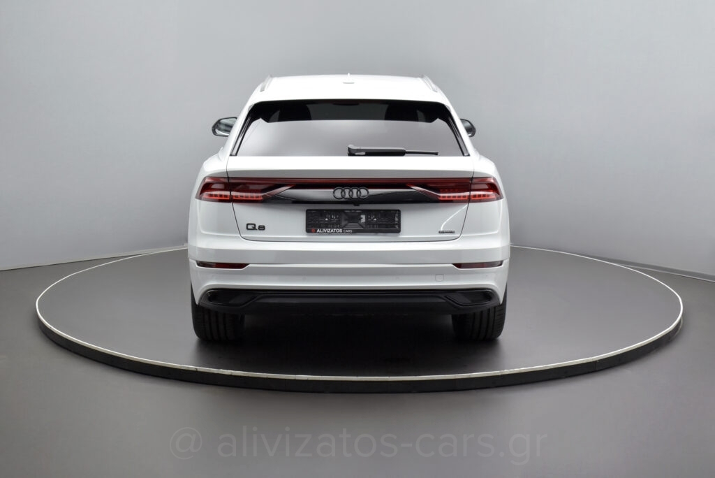 Audi Q8 - 55 TFSIe Quattro Tiptronic Plug-in Hybrid Black Look Packet