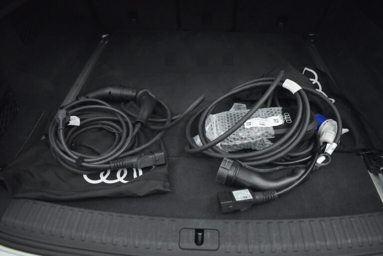 Audi Q8 - 55 TFSIe Quattro Tiptronic Plug-in Hybrid Black Look Packet